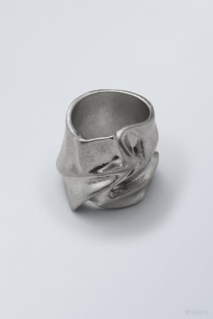 Weekday Ivy Crinkled Ring Silver | HWXR6597