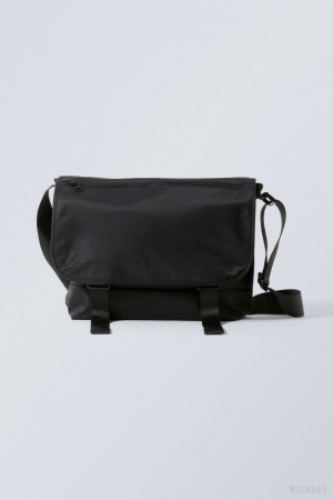 Weekday Messenger Bag Black | UMDS9844