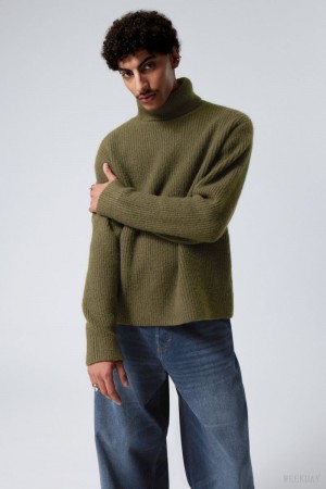 Weekday Renzo Relaxed Wool Blend Turtleneck Khaki Green | EGTY2324