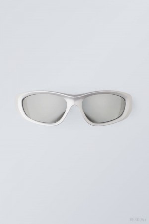 Weekday Trek Sunglasses Silver | KRTO3100