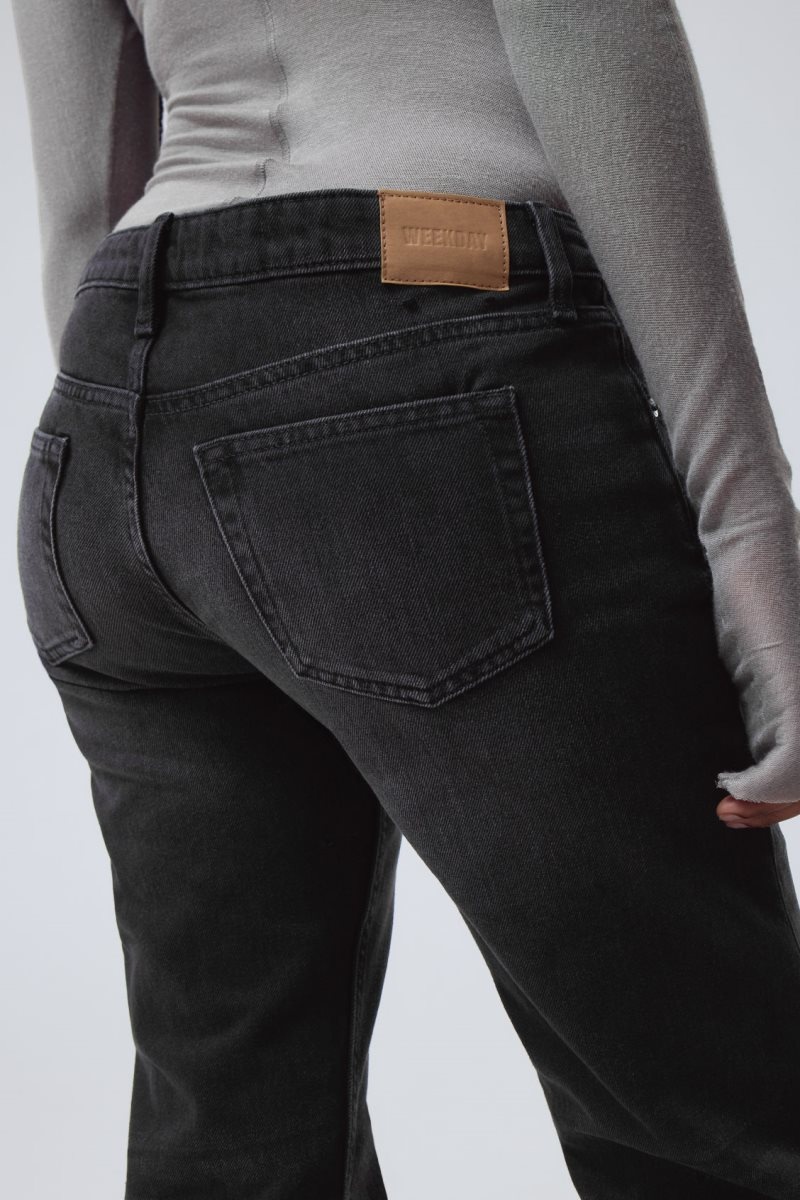 Weekday Arrow Low Straight Jeans Black | SWUA4732