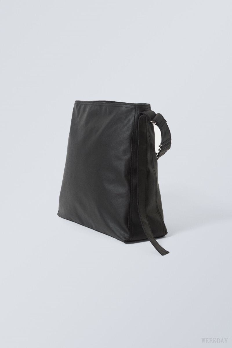 Weekday D-Ring Bag Black | CDFP4416