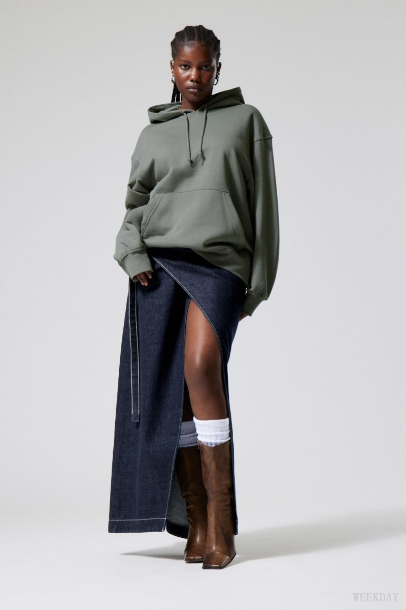 Weekday Essence Relaxed Hoodie Olive Green | XVEB5258