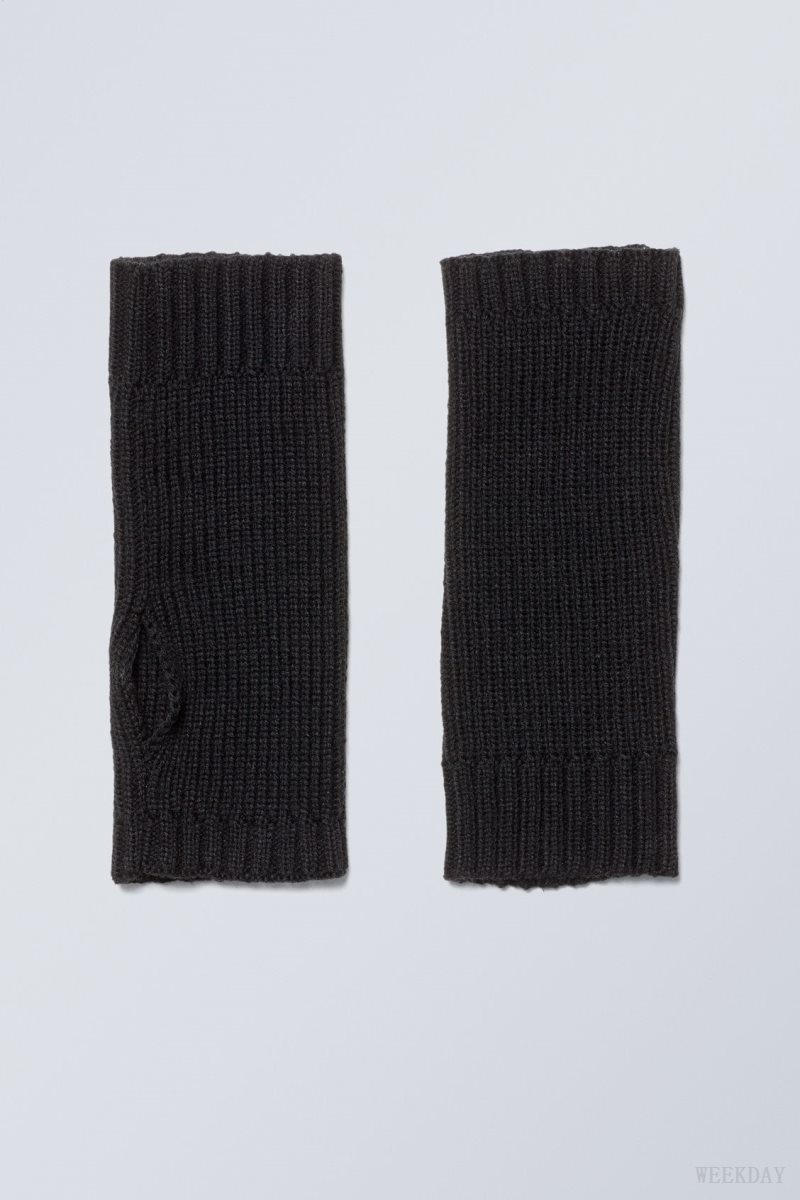 Weekday Hanna Wrist Warmer Black | SYLZ1050