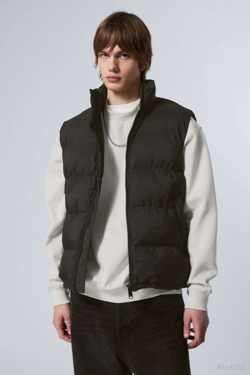 Weekday Kip Puffer Vest Black | CAVA7573