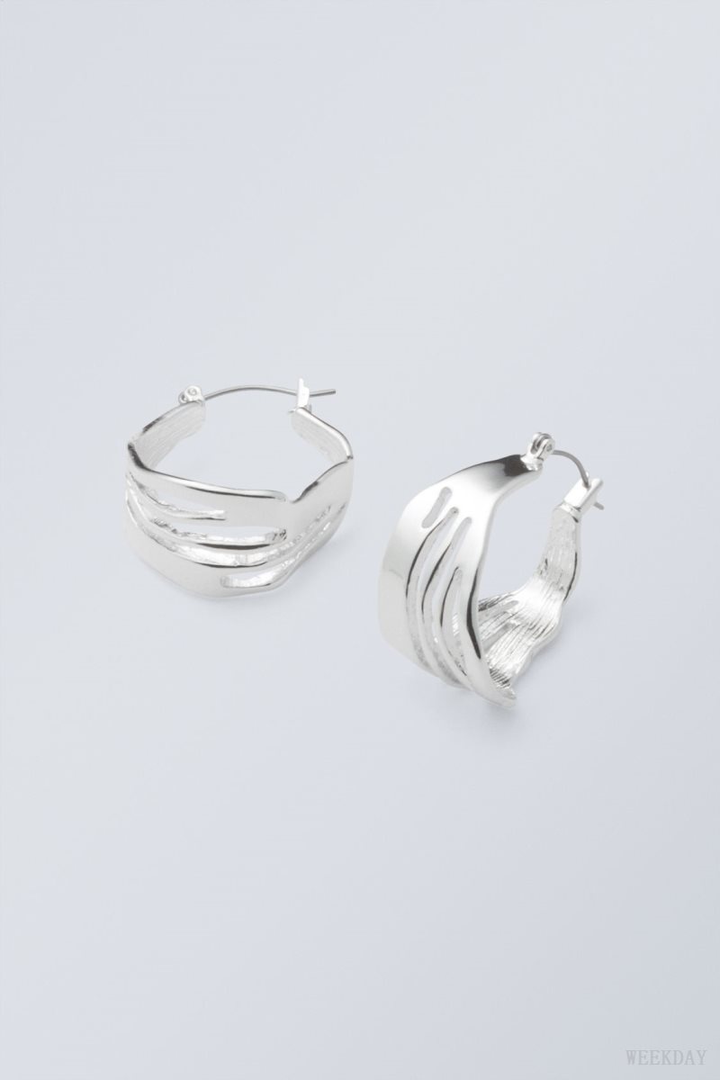 Weekday Motion Hoop Earrings Silver | PHDK7003