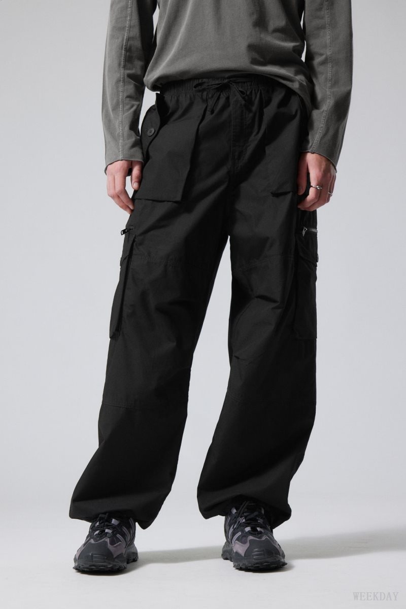 Weekday Piper Loose Cargo Trousers Black | KRAA5324