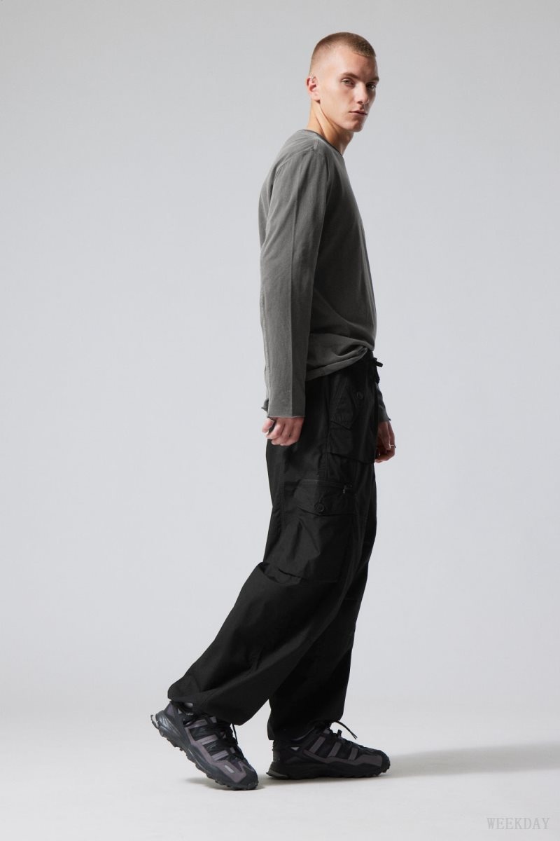 Weekday Piper Loose Cargo Trousers Black | KRAA5324