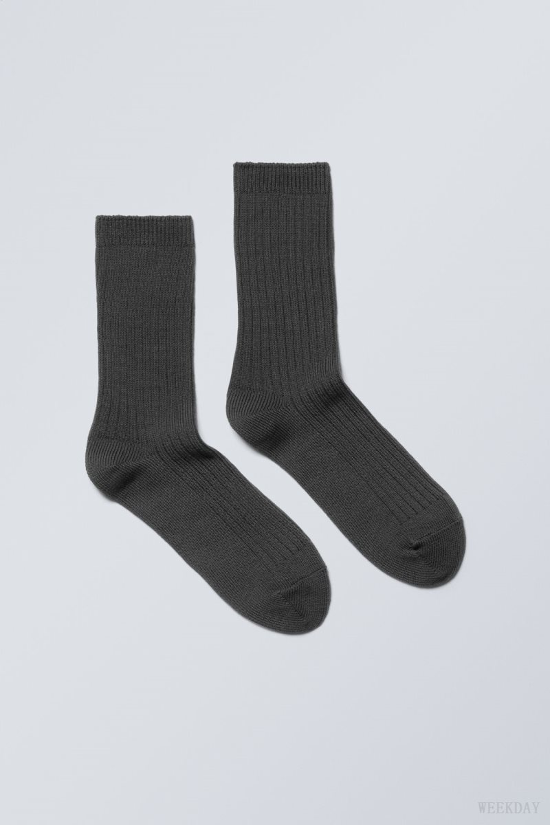 Weekday Pond Ribbed Socks Dark Grey | LOCK7826