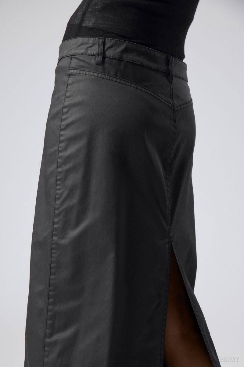 Weekday Rose Coated Maxi Skirt Black | BMHT8202