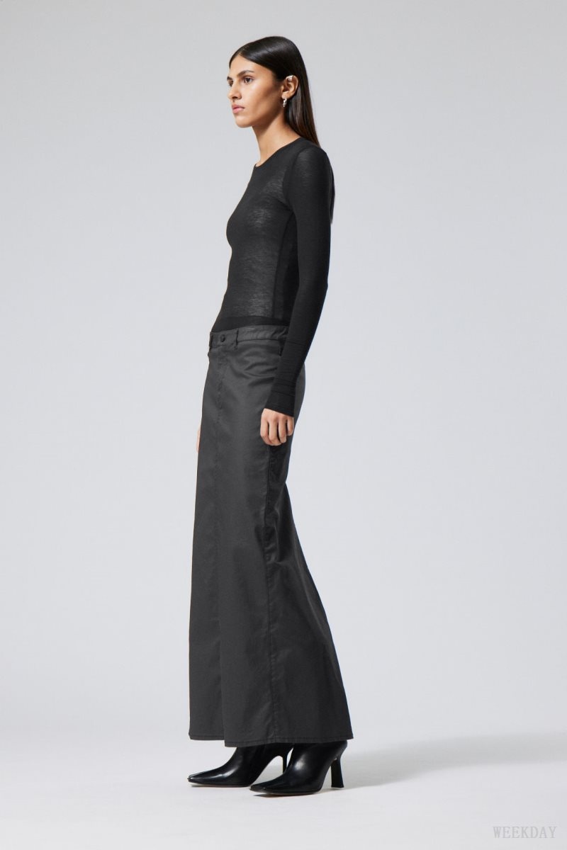 Weekday Rose Coated Maxi Skirt Black | BMHT8202