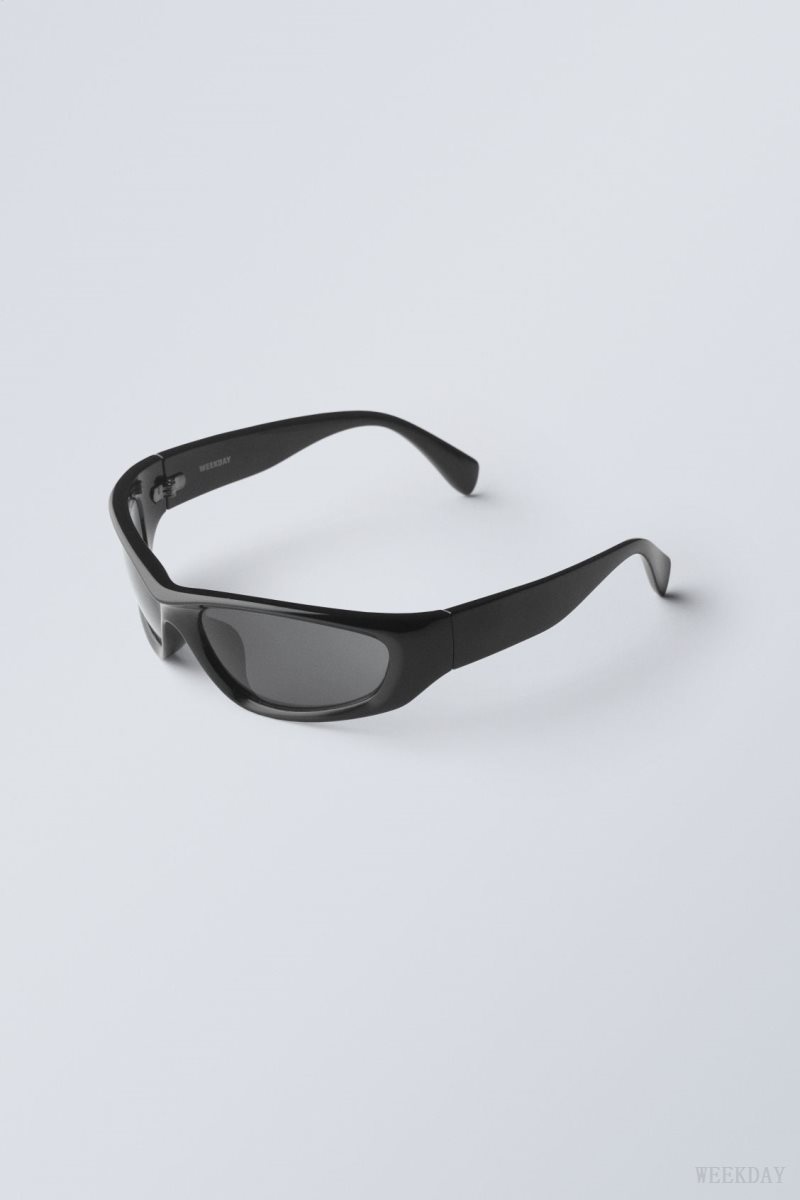 Weekday Trek Sunglasses Black | OYZW9579