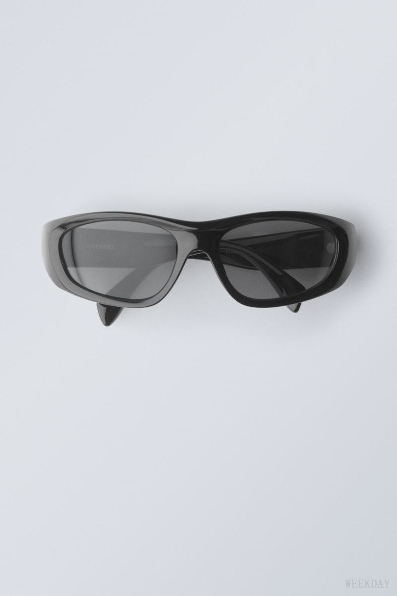 Weekday Trek Sunglasses Black | OYZW9579