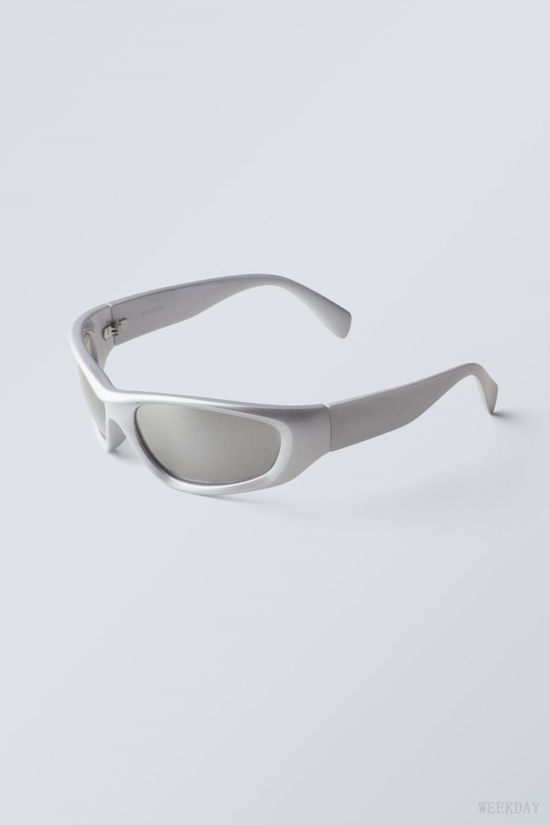 Weekday Trek Sunglasses Silver | KRTO3100