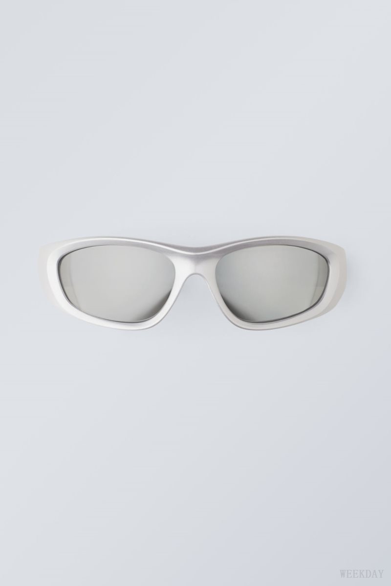 Weekday Trek Sunglasses Silver | KRTO3100