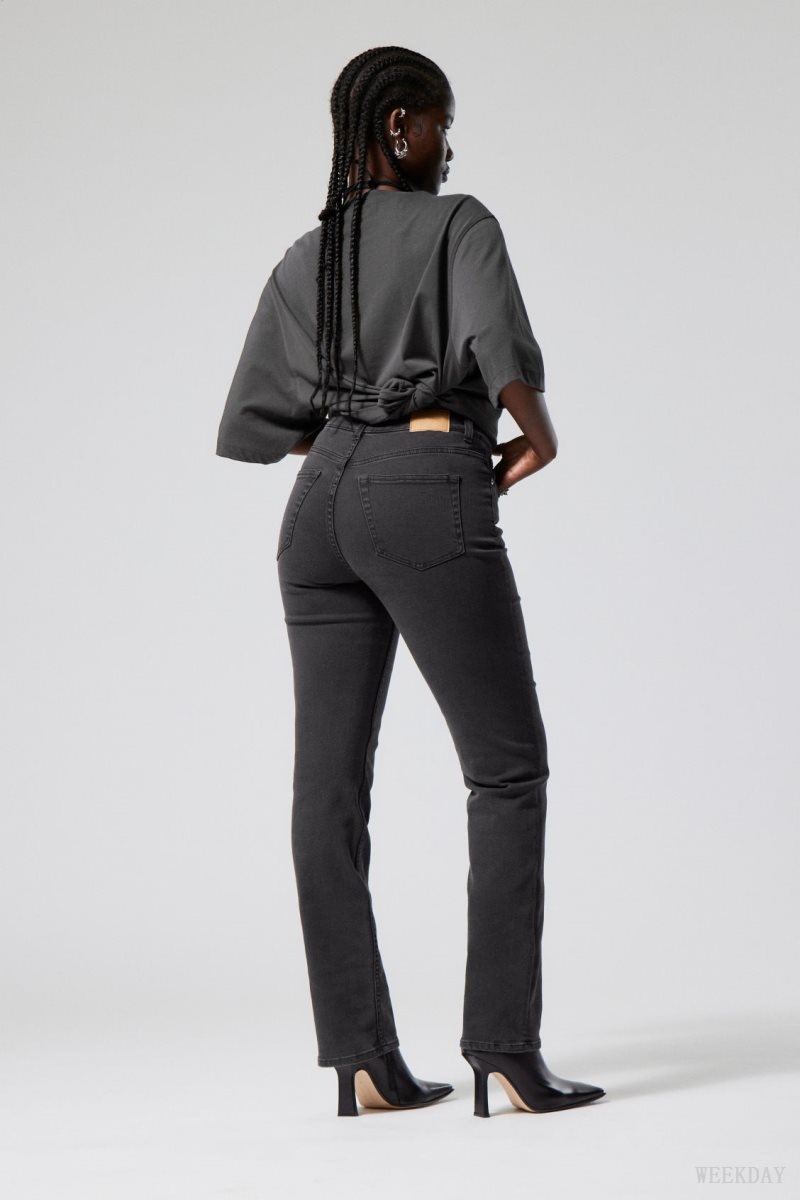 Weekday Twig Curve Mid Straight Jeans Black | IRDI1998